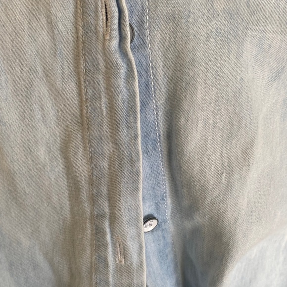 Light Blue Button-Up Shirt - Picture 4 of 4